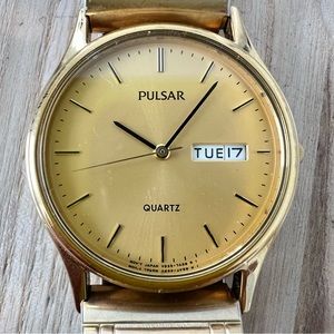 Pulsar mens gold tone expansion bracelet dress watch NEW BATTERY